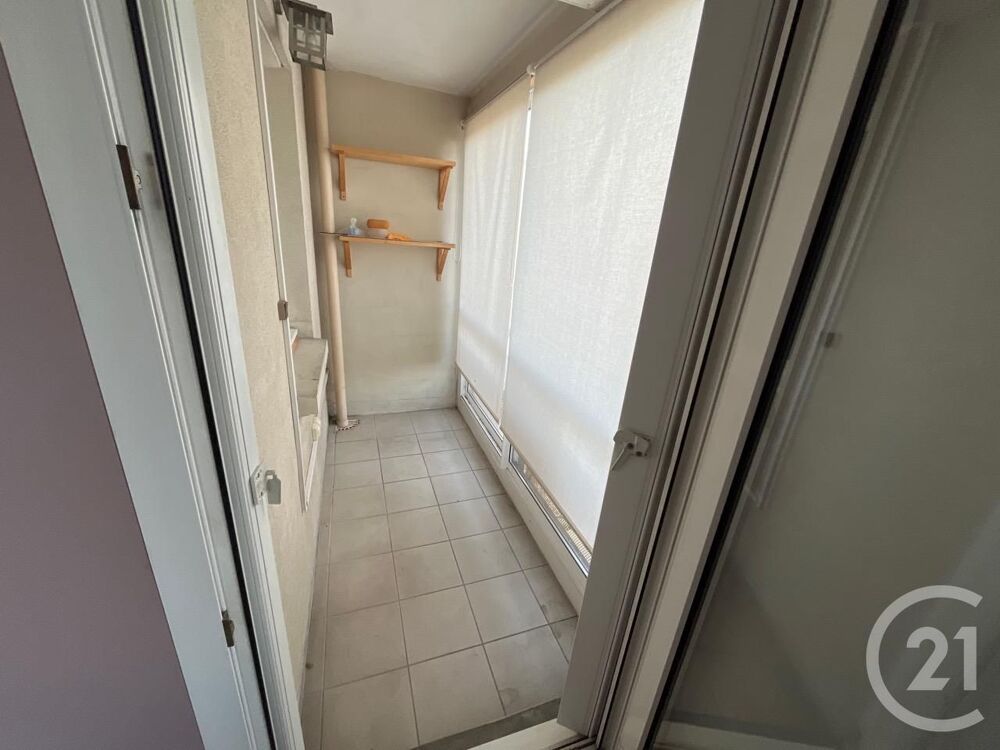 Situé au 2ème étage d'un immeuble avec ascenseur, cet ap....