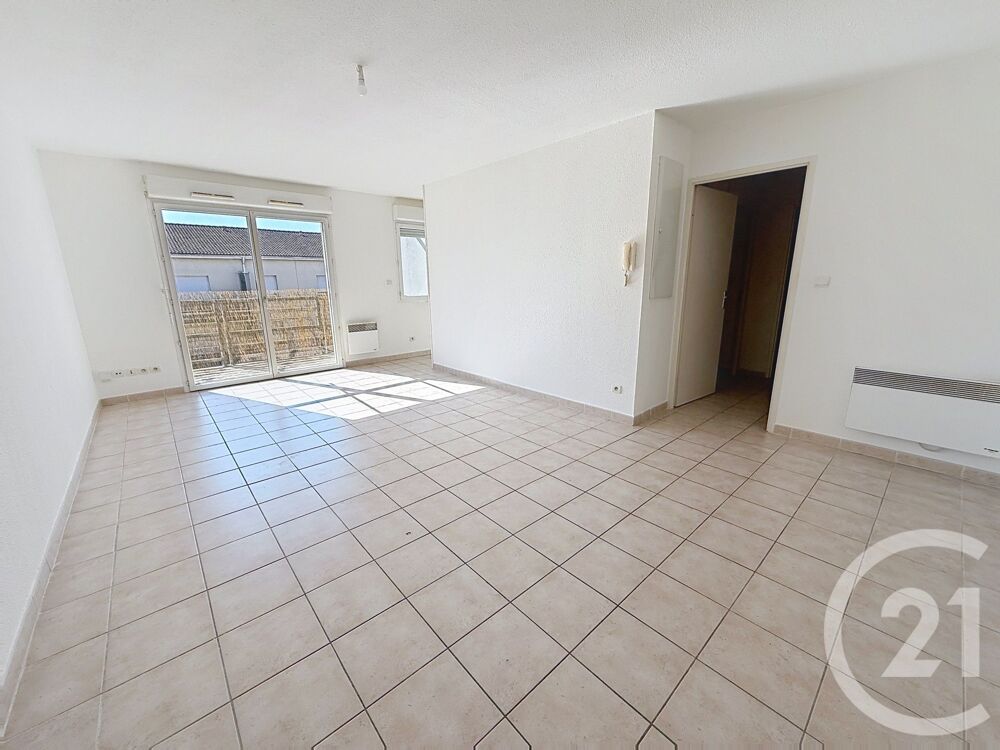 Situé au 3ème étage d'un immeuble récent et sécurisé ave....