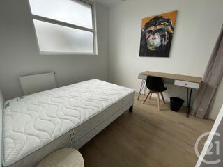  Appartement à louer 8 pièces 150 m²