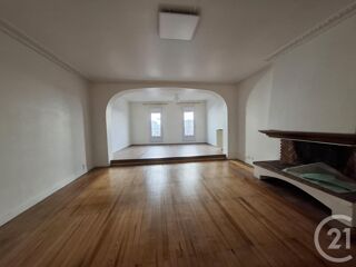  Appartement à louer 4 pièces 150 m²