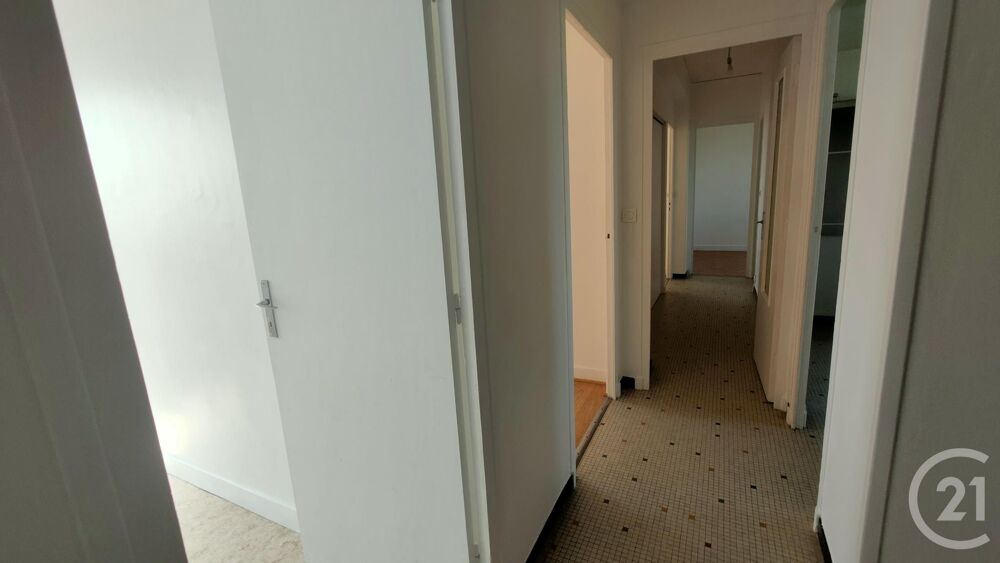 Venez découvrir cet appartement entièrement rénové, situ....