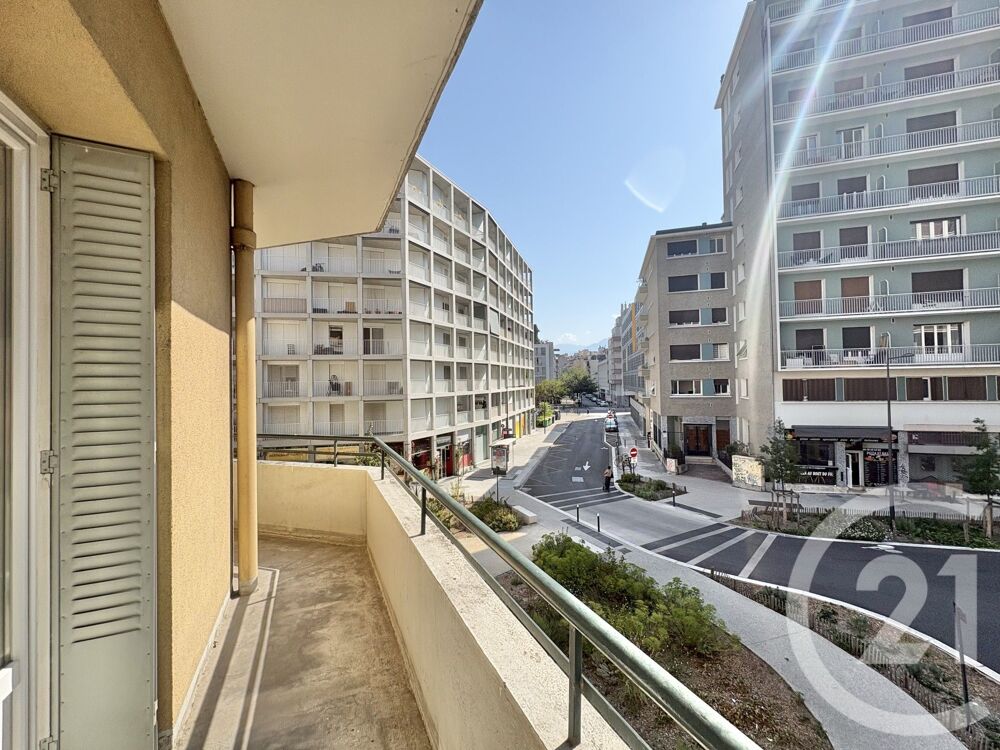 location Appartement - 3 pièce(s) - 94 m² Grenoble (38000)