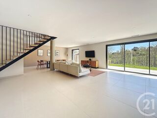  Maison � vendre 6 pi�ces 228 m�