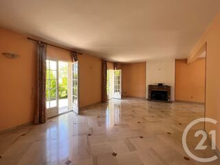  Maison à louer 6 pièces 203 m²