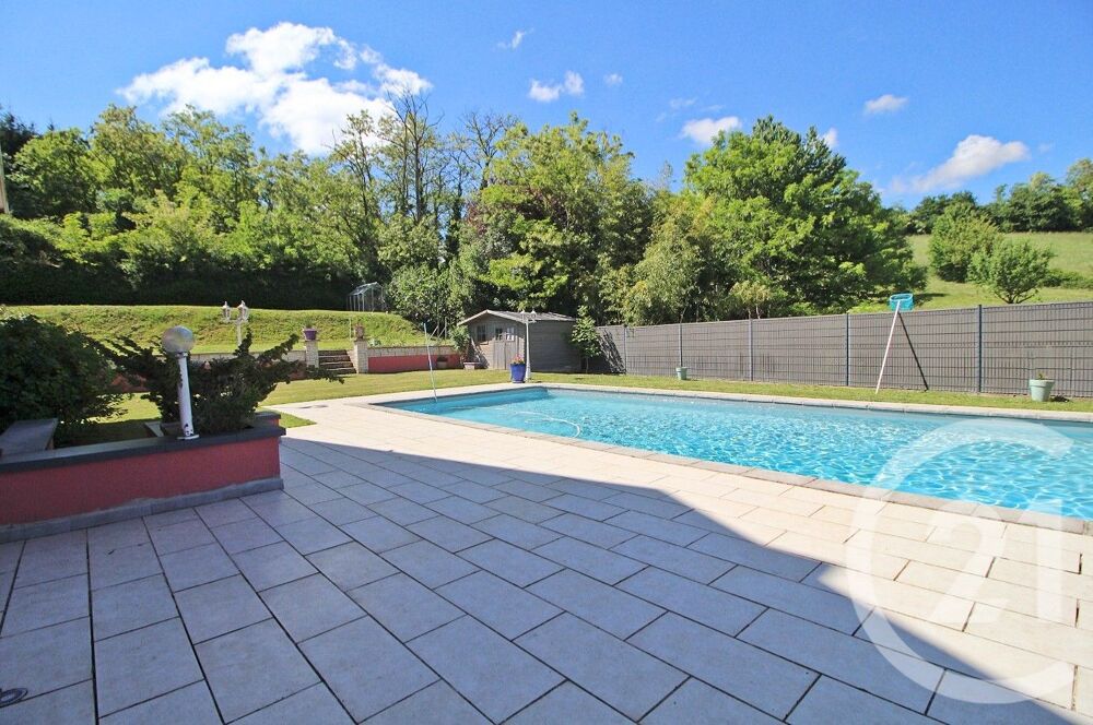 Maison 7 pièces 240 m² · à Montluel · 240 m² · 560 000 €