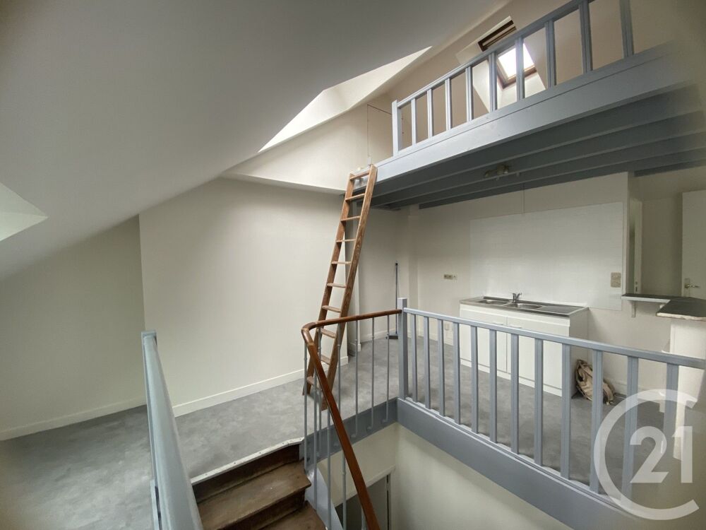 à NEMOURS au Centre-Ville, un appartement de type F2 vou....