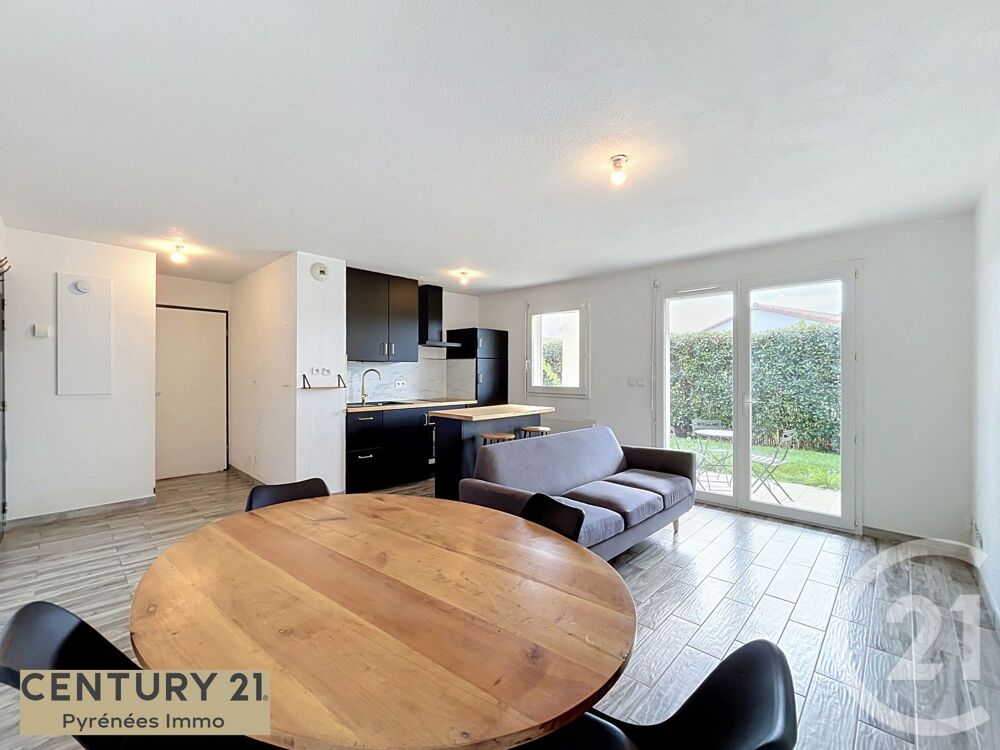 « APPARTEMENT T3 RESIDENCE AVEC PISCINE » À Sai....