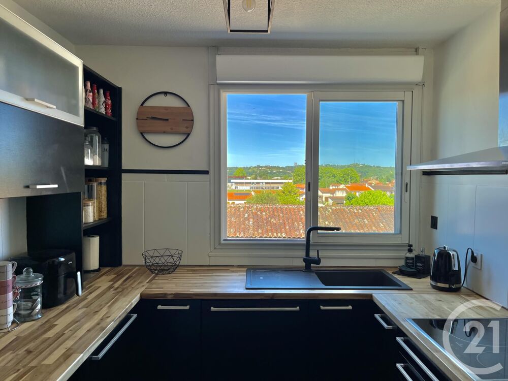 CENTURY 21 Lapérouse vous présente cet appartement T4 en....