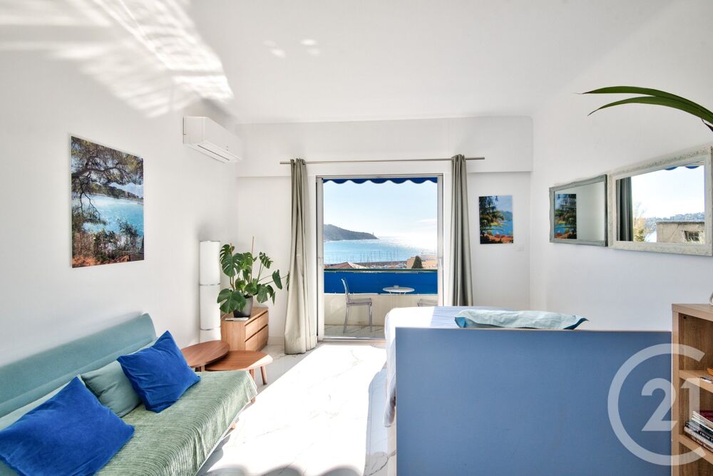 VILLEFRANCHE-SUR-MER: Dans petite copropriété située sur....