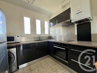  Appartement à louer 4 pièces 66 m²