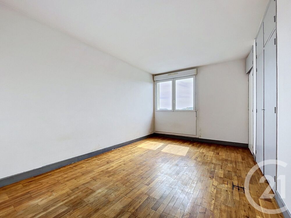 Venez découvrir ce bel appartement T4 spacieux et lumine....