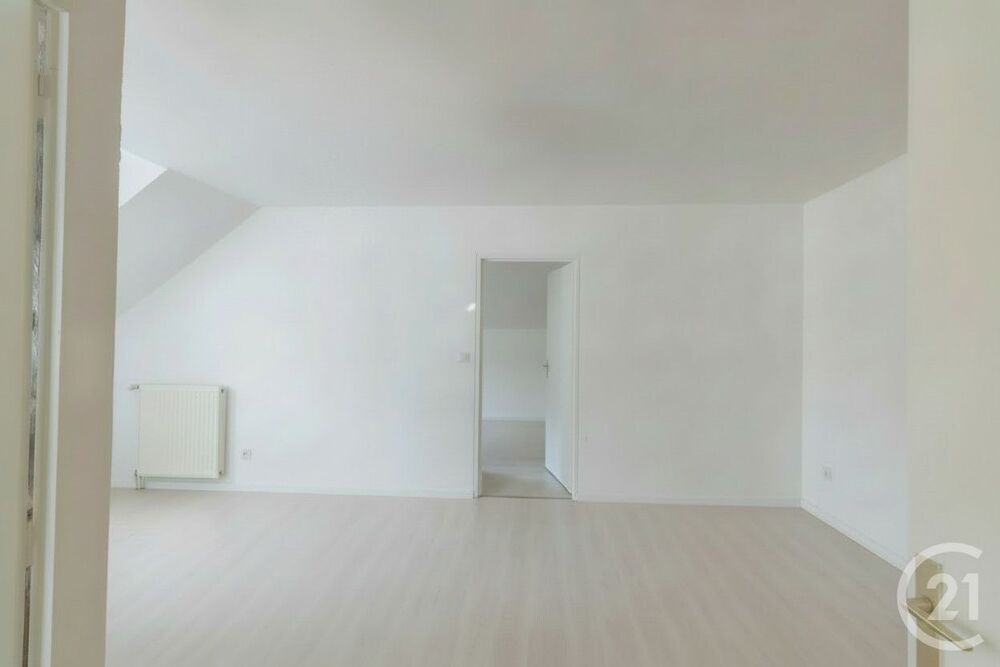 Appartement T2 de 48.06 m2 carrez et 53.62 au sol, orien....