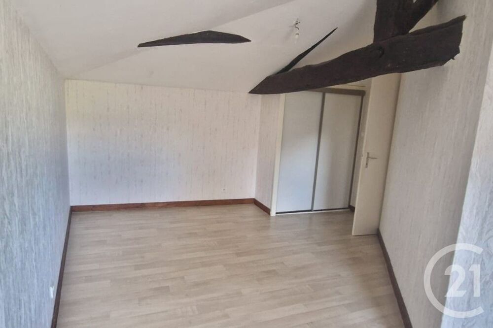 Située dans un hameau paisible de Chaleins, cette maison....