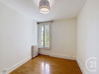 Appartement à louer 4 pièces 83 m²