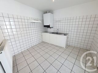  Appartement à louer 3 pièces 77 m²