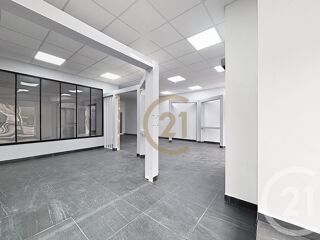  Appartement à louer 4 pièces 179 m²