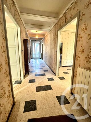  Maison  vendre 6 pices 344 m