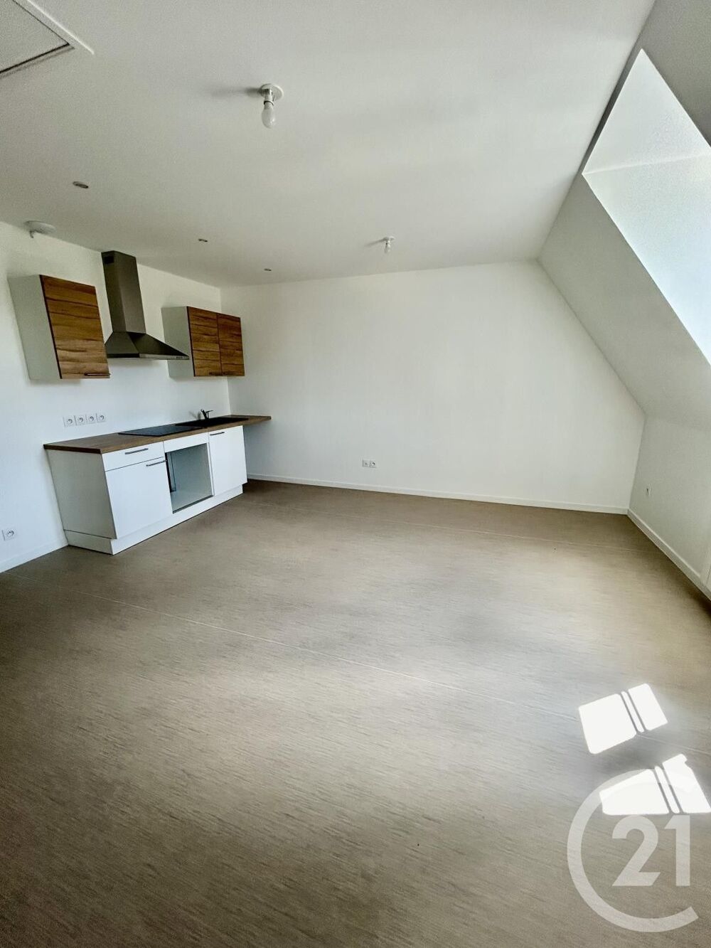 location Appartement - 3 pièce(s) - 51 m² Nemours (77140)