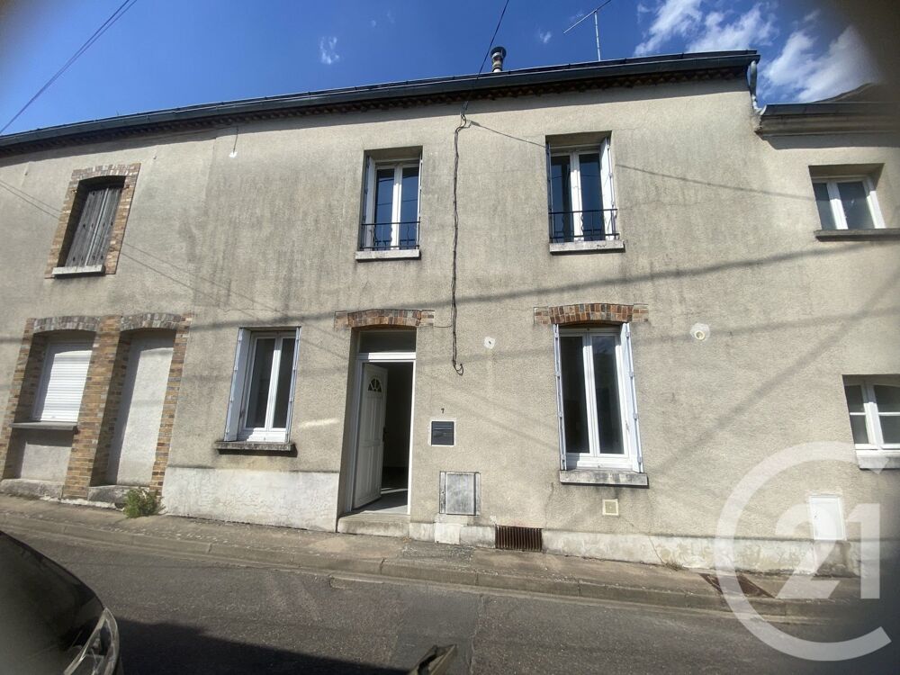 Maison de ville au c½ur de Château-Landon Situé....
