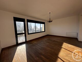  Appartement à louer 3 pièces 86 m²