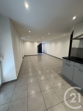  Appartement � louer 4 pi�ces 77 m�
