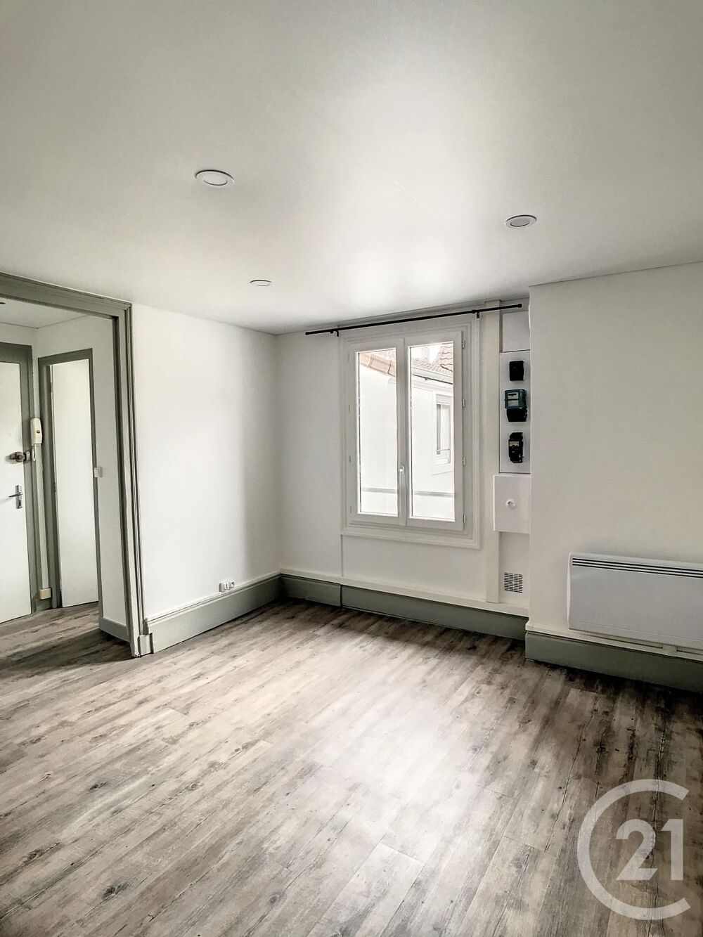 *** VENDU avec Locataire en place *** Situé au ....