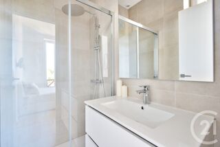  Appartement à louer 3 pièces 47 m² Nice