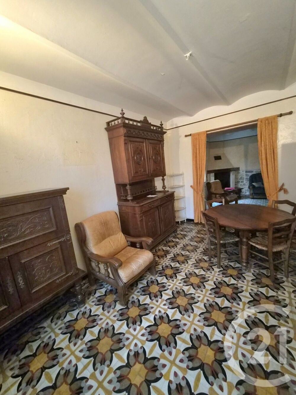 Située sur St Privat des Vieux, commerces et écoles acce....