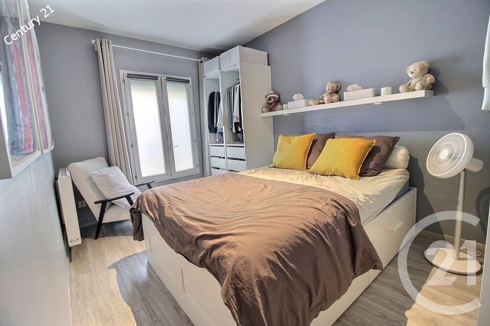 Appartement entièrement rénové en hyper centre-ville de ....