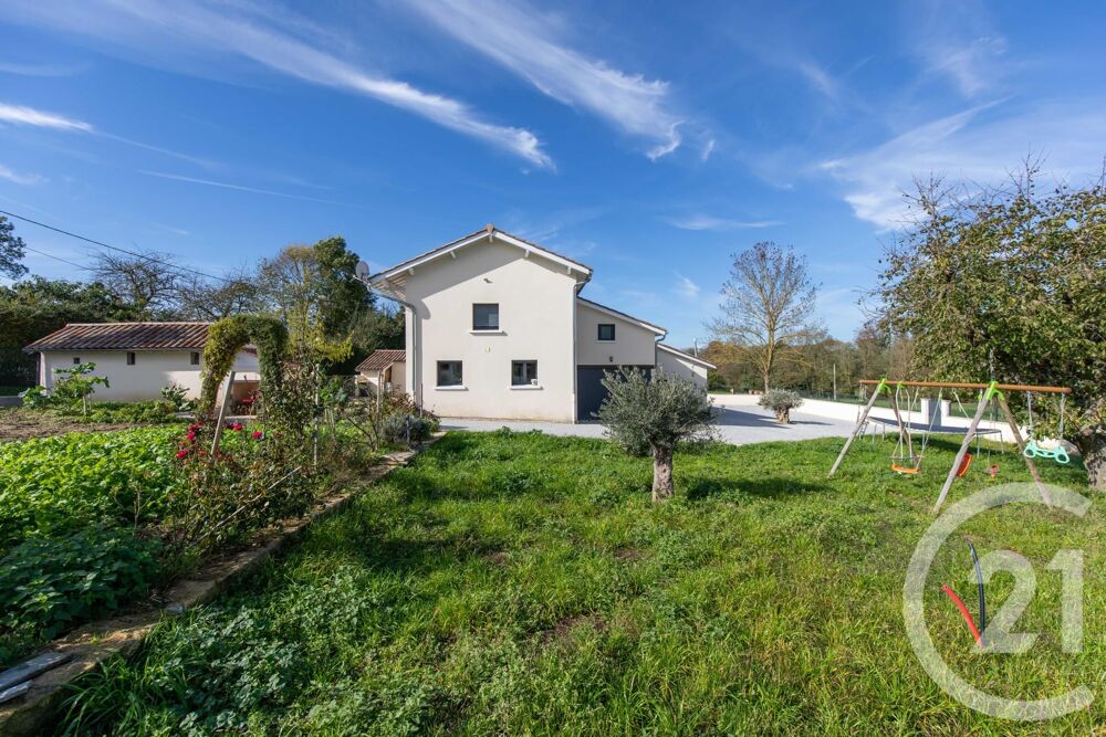 vente Maison - 9 pièce(s) - 313 m² Savigneux (01480)