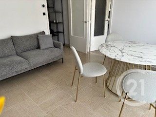  Appartement à louer 2 pièces 31 m²