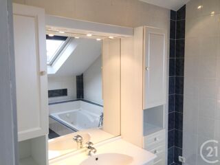  Appartement à louer 4 pièces 100 m²