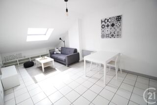  Appartement à louer 2 pièces 38 m²
