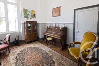  Maison � vendre 15 + pi�ces 1100 m�