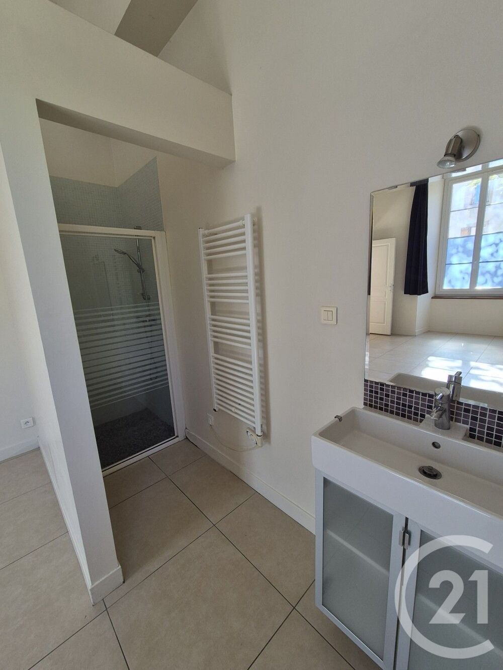 location Appartement - 4 pièce(s) - 80 m² Chalabre (11230)