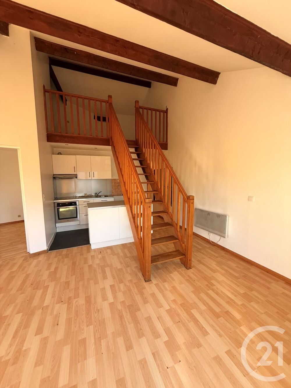 Au c½ur de Villepinte, cet appartement en Duplex, situé ....