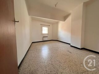  Appartement à louer 3 pièces 83 m²