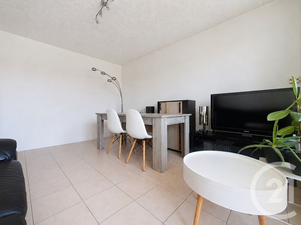 CENTURY 21 GSM vous propose à Luxeuil un T2 de 50m², sit....
