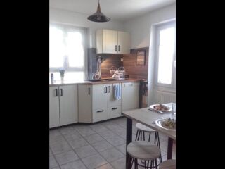  Colocation � louer 8 pi�ces 200 m�