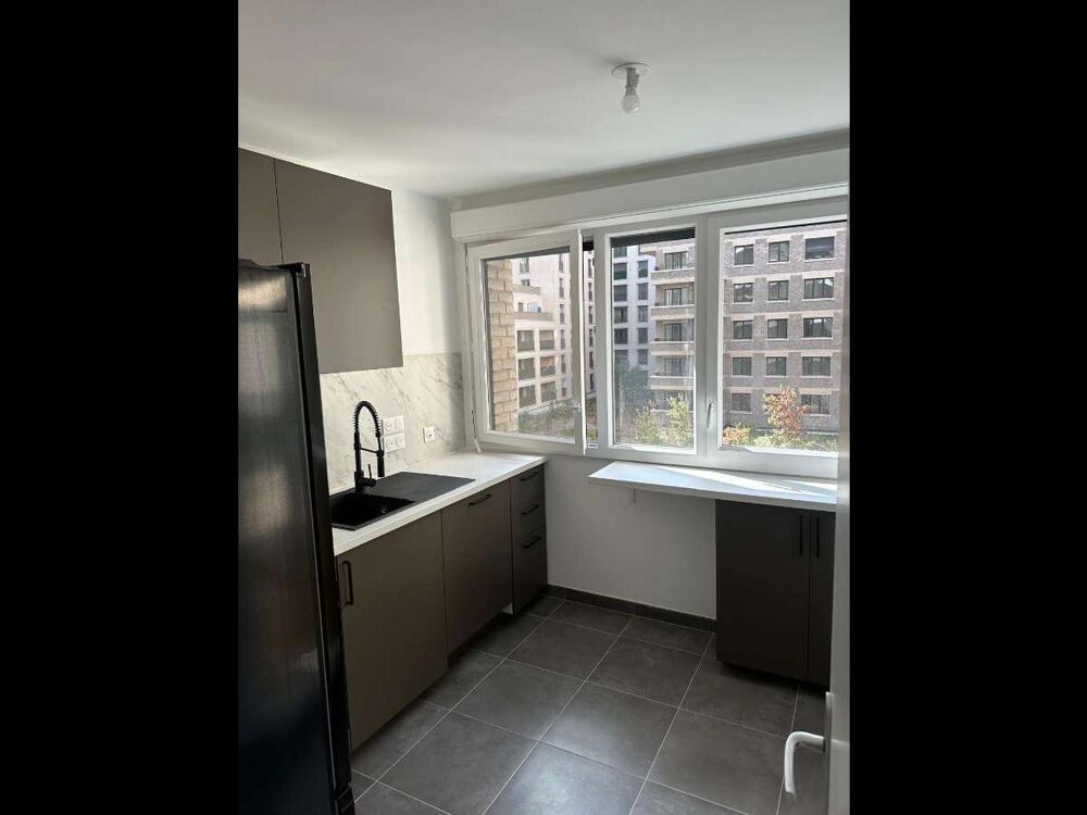 location Colocation - 4 pi�ce(s) - 84 m� Bobigny (93000)