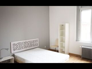  Colocation � louer 9 pi�ces 300 m�