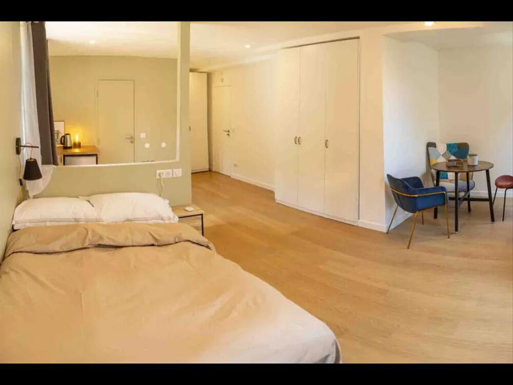 location Colocation - 10 pi�ce(s) - 360 m� Rosny-sous-Bois (93110)