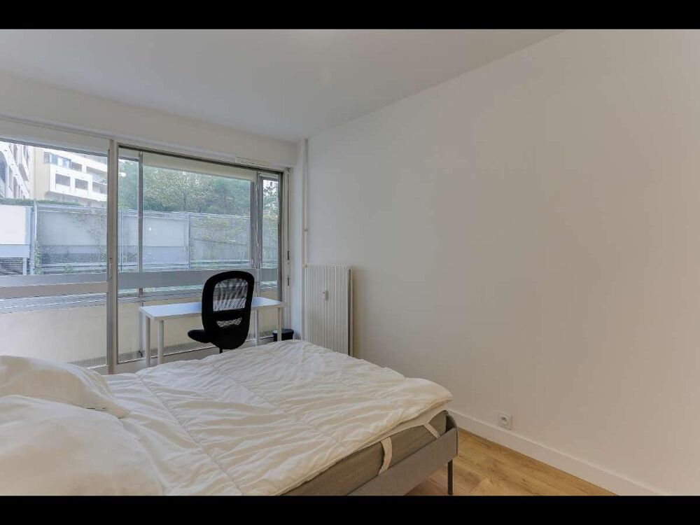 location Colocation - 8 pi�ce(s) - 156 m� Rennes (35000)