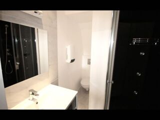  Colocation � louer 8 pi�ces 200 m�