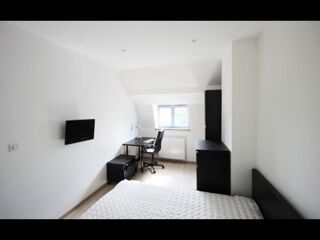  Colocation � louer 8 pi�ces 200 m�