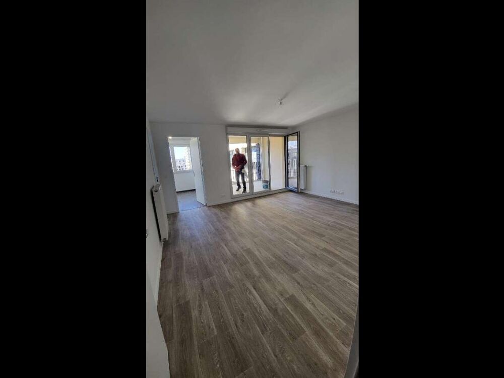 location Colocation - 4 pi�ce(s) - 84 m� Bobigny (93000)