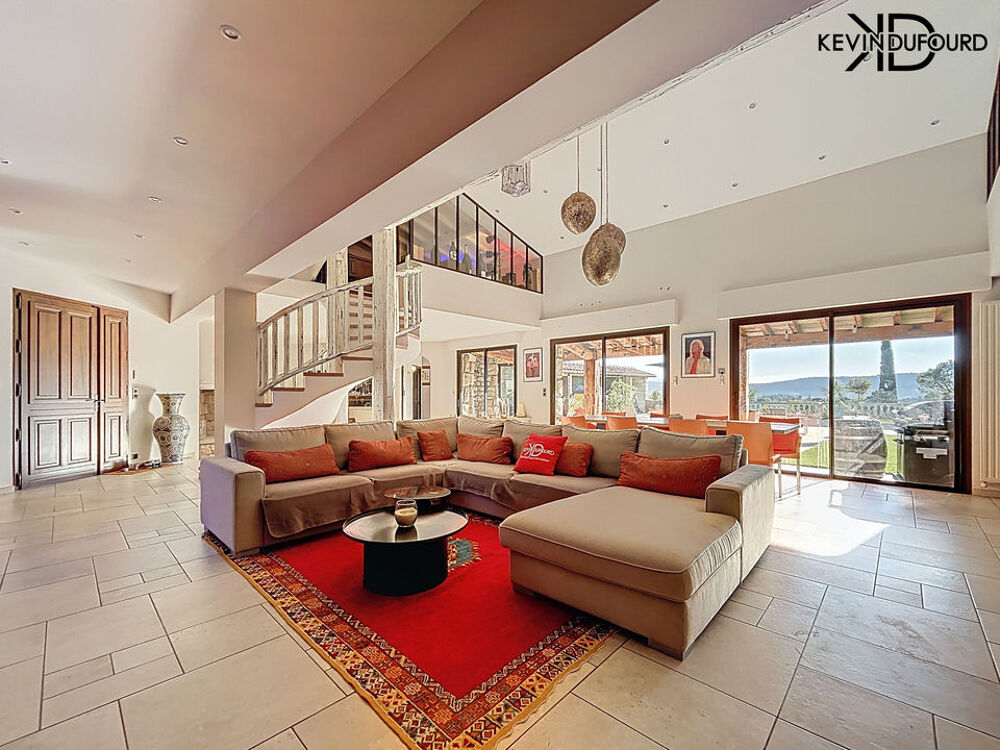 Vente Maison Maison de 450 m² sur un terrain de 3000 m² à ST ETIENNE DE Saint-Étienne-de-fontbellon