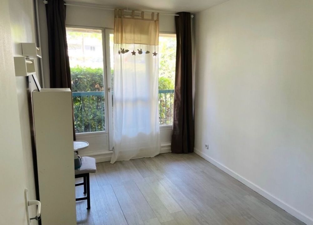 Superbe T5 de 90 m² en rez-de-jardin avec terrasse -