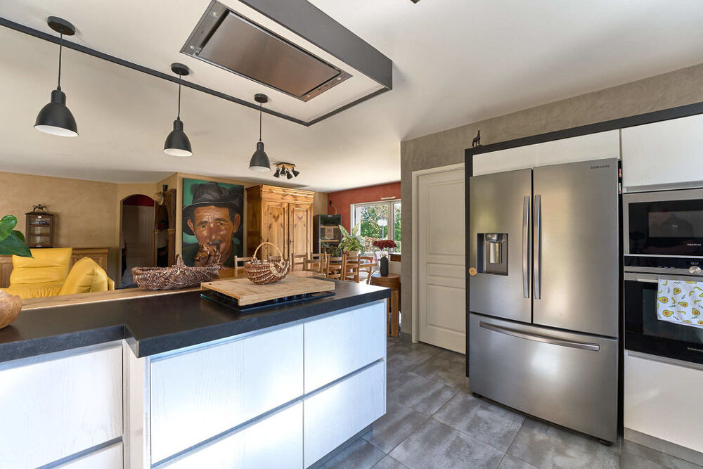 MAISON DE PLAIN PIED SUR GRAND TERRAIN CLOS A MAUGES SUR LOIRE