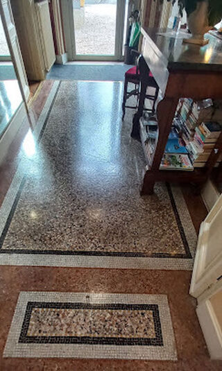  Immeuble � vendre 15 + pi�ces 1340 m�